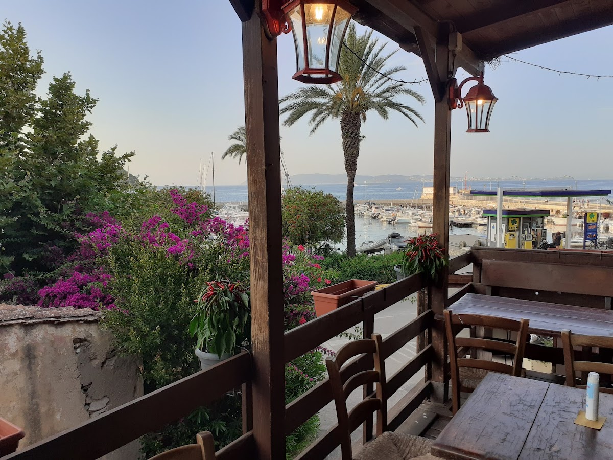 Mahe' - Ristorante&pub Photos 2